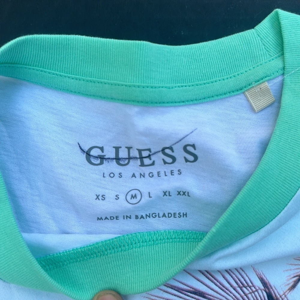 New GUESS Men’s Tee SZ M - Picture 2 of 5